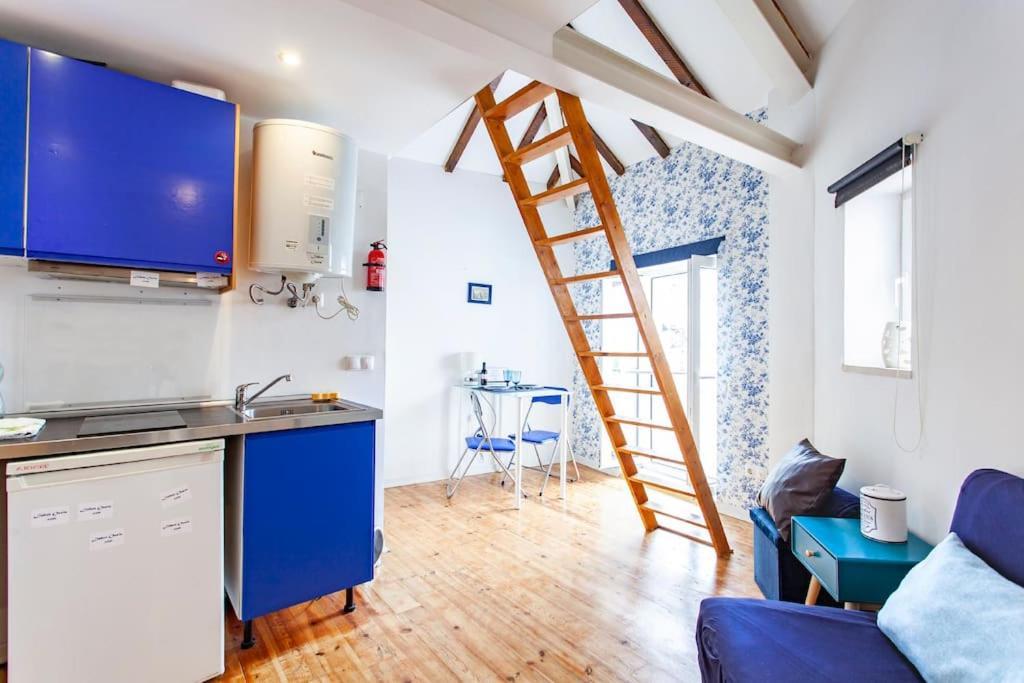 Alfama I, Eco-penthouse With View & French Balcony Apartment *