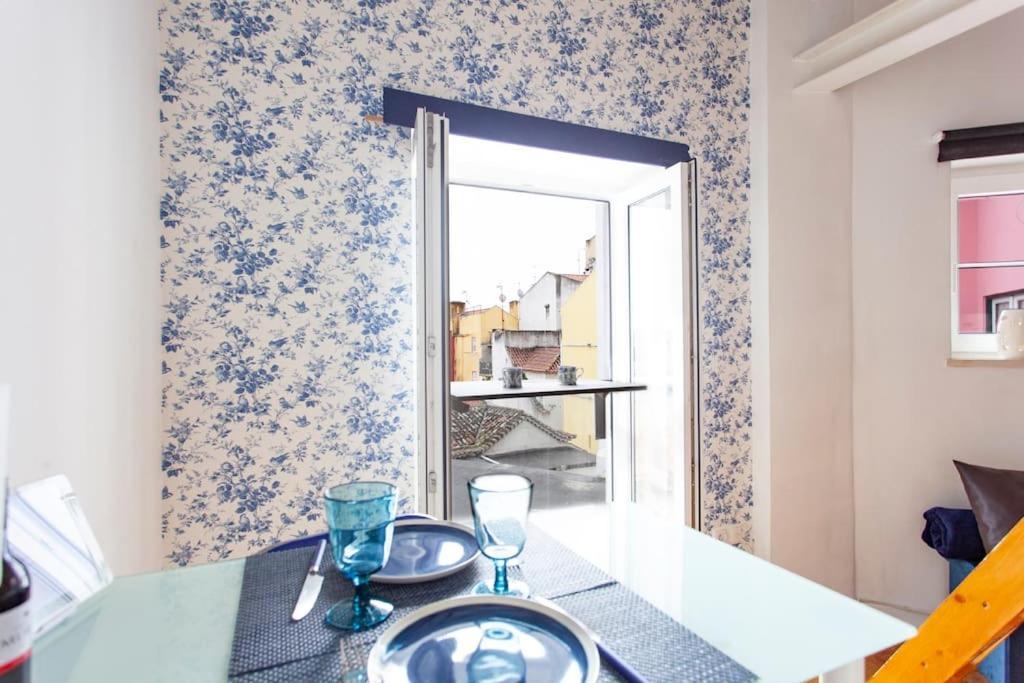 Apartment Alfama I, Eco-penthouse With View & French Balcony